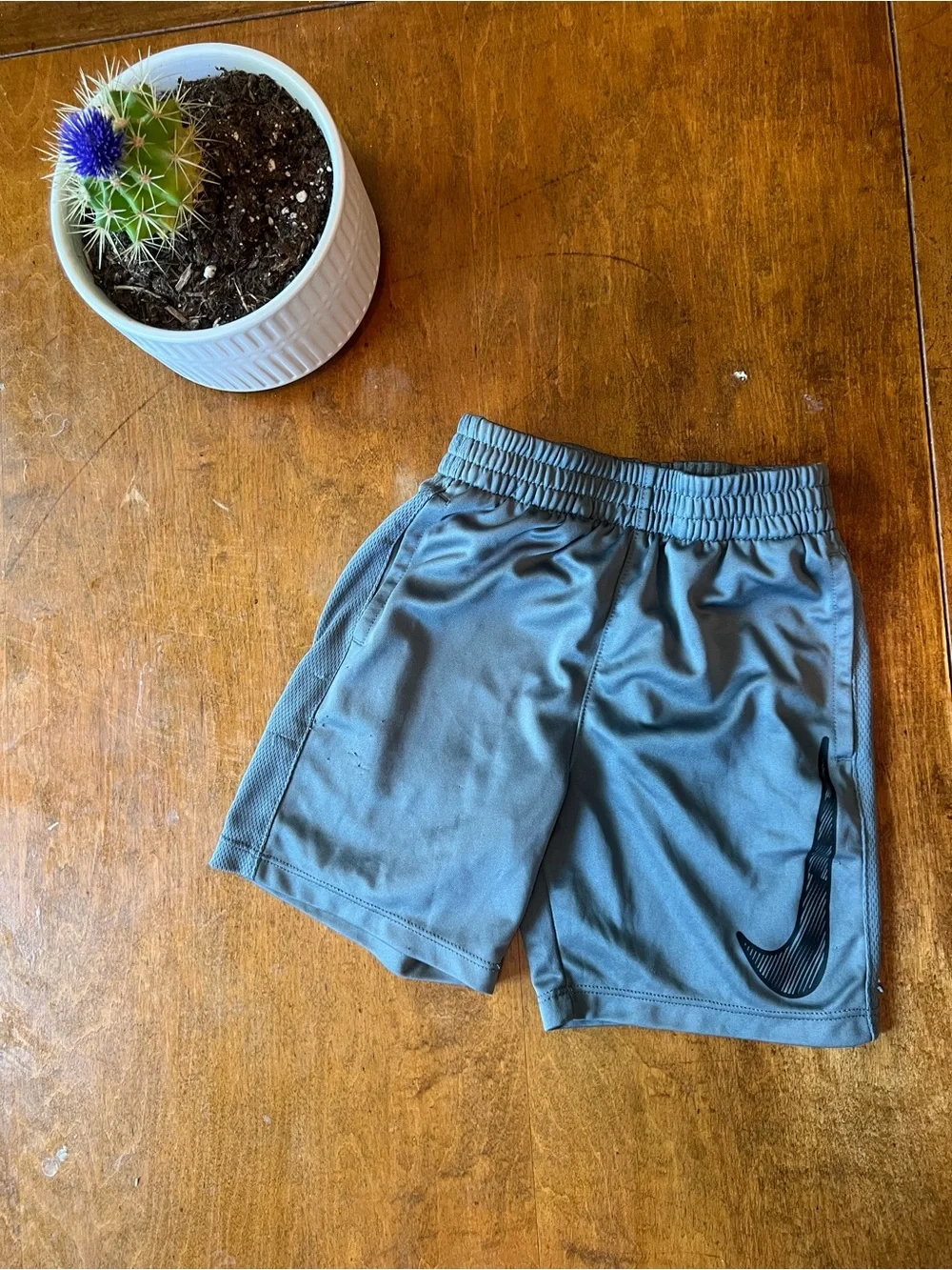 Nike Dri-FIT Boys Shorts Size 5-6 Gray Athletic Performance Active